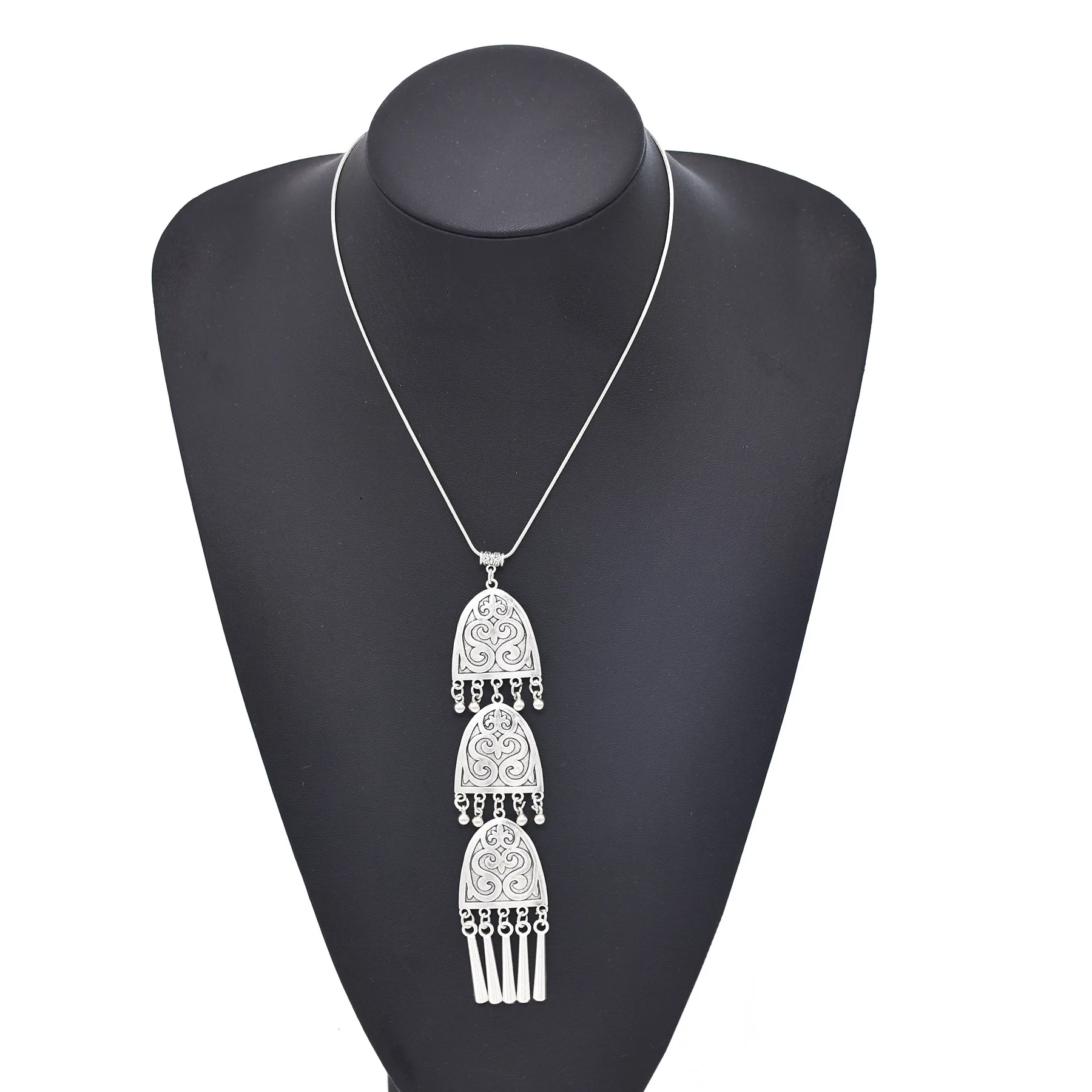 Women Accessories Nepal - 빈티지 실버 에스닉 요소 펜던트 목걸이