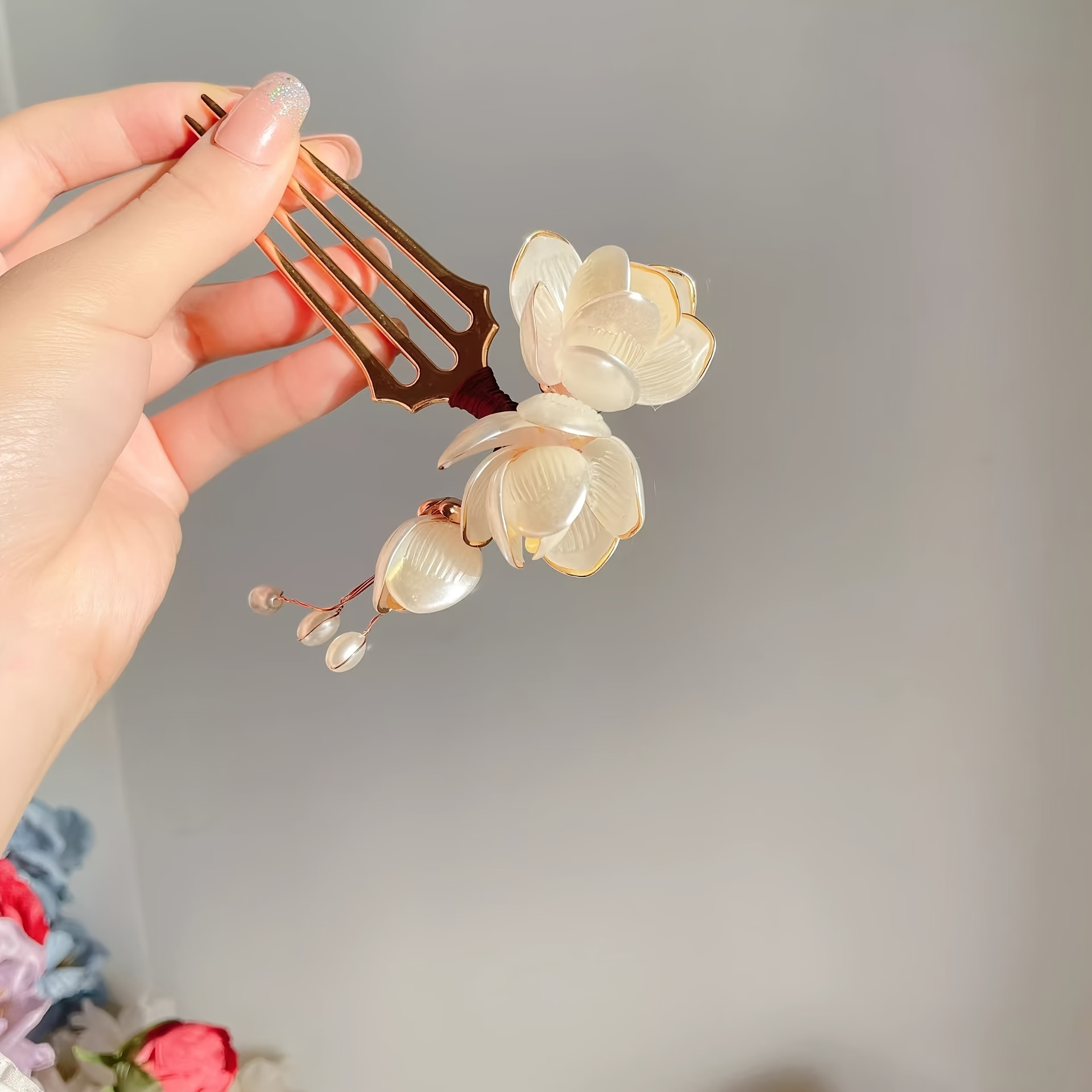 Women Accessories Photos - 중국 스타일 쉘 목련꽃 헤어 빗